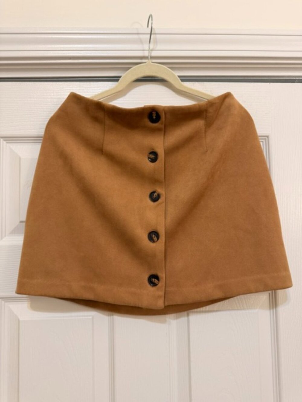 women wold fable short skirt small camel